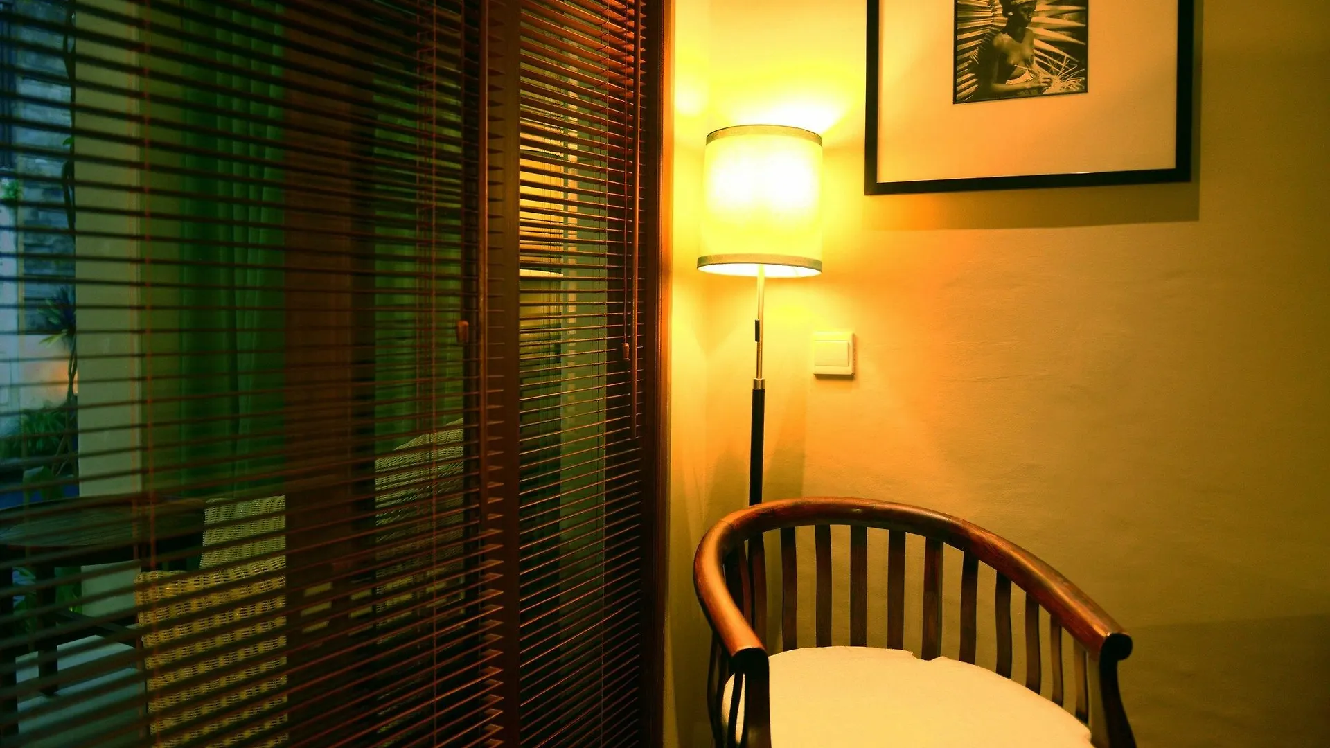 Cinta Grill & Inn contacts